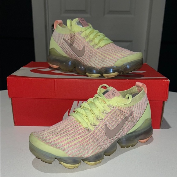 Nike Air VaporMax FlyKnit 3 “Barely Volt” Women’s Size 7.5 - Picture 1 of 11